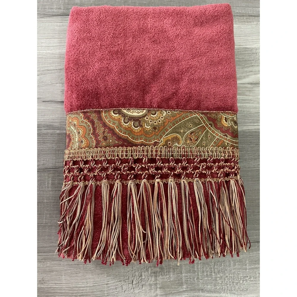 Vintage Avanti Bohemian‎ Paisley Red Bath Towel Elegant Embellished Trim New